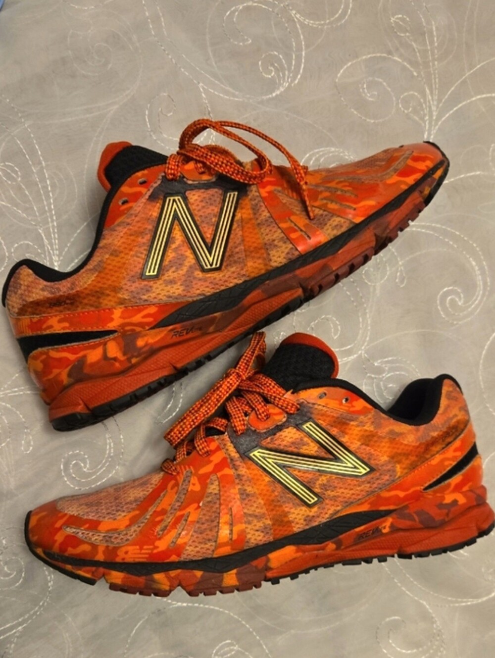 Men's New Balance REV Lite Baddeley 890 V2 Red Camo Athletic Sneakers | 10.5
